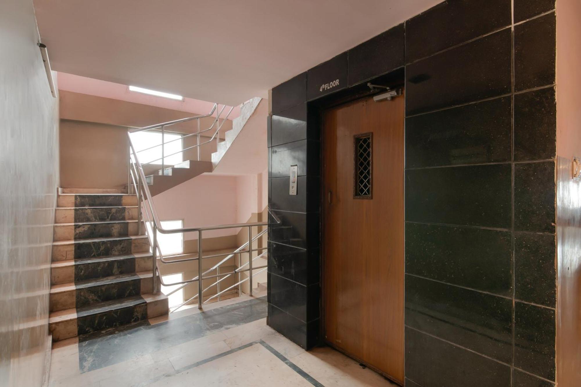 Spot On Hotel Manikanta Residency Вишакхапатнам Экстерьер фото
